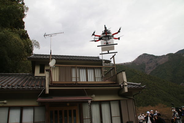 ドローンによるコミュニティ配送