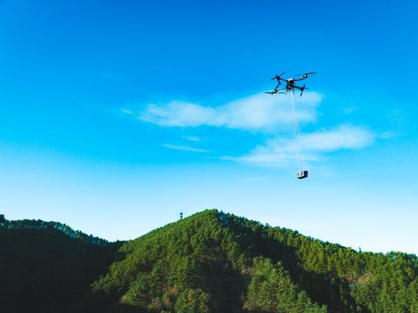 無線中継所向け物資輸送の実証
